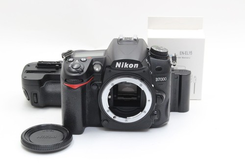 Nikon d7000 body battery grip - body,